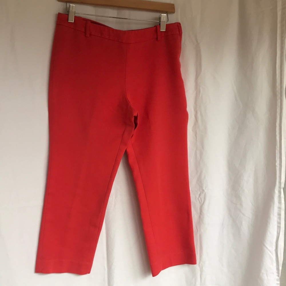 Cropped pants in orange red